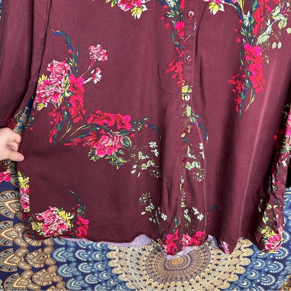 Floral burgundy button up tunic blouse - Picture 4 of 9